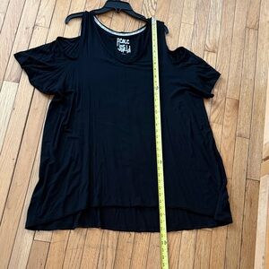 Peace Love World Black 🖤Short Sleeve Top